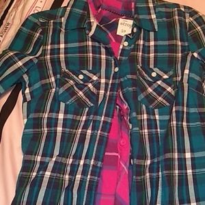 2x AERO BUTTON UP 🥰